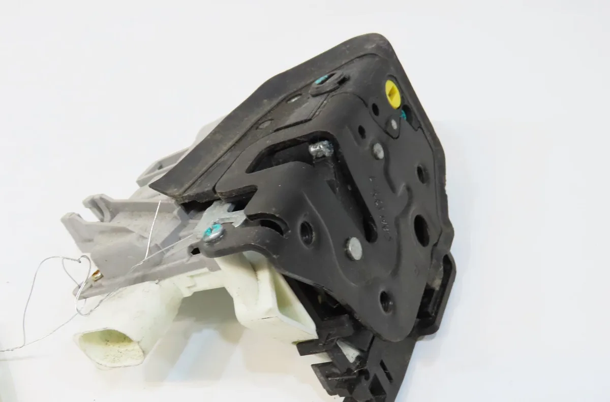 Serrure porte ard Audi A4 B8 (8K2) 2.0 tfsi (2008-2015) occasion