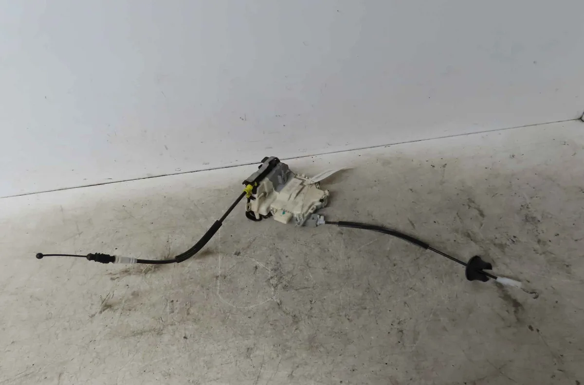Serrure porte ard AUDI A4 III occasion