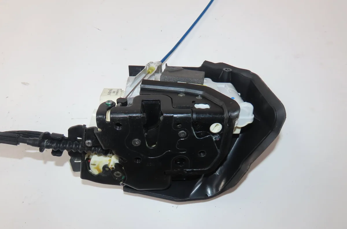Serrure porte ard Audi A8 D4 (4H2, 4H8, 4HC, 4HL) 3.0 tdi quattro (2010-2015) occasion