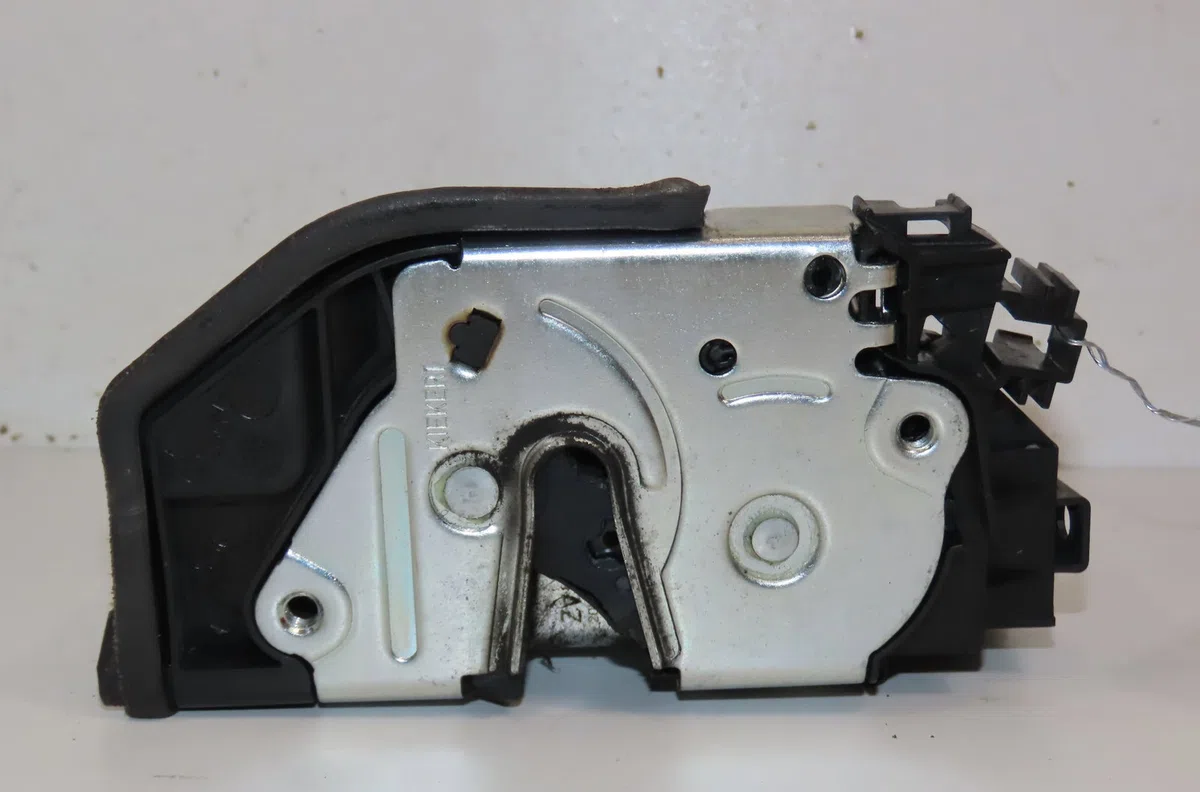 Serrure porte ard Bmw 1 (F20) 114 d (2012-2015) occasion