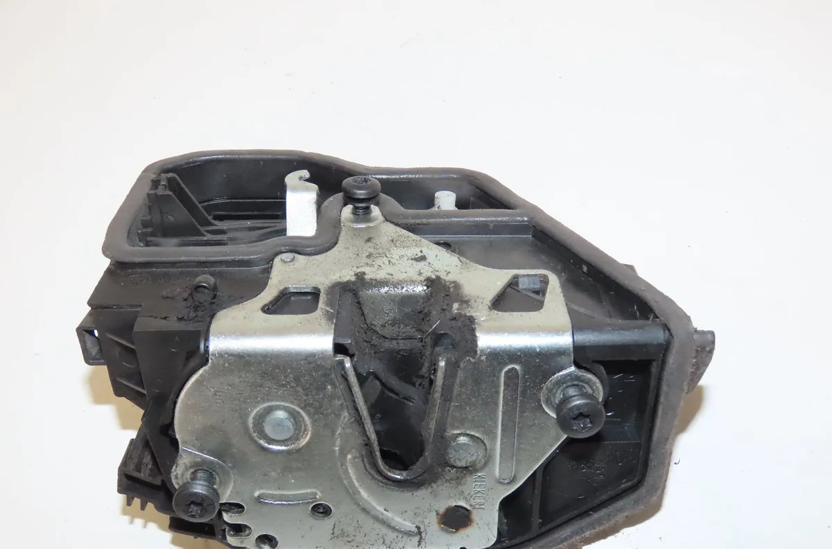 Serrure porte ard Bmw 1 (F20) 118 d (2011-2015) occasion