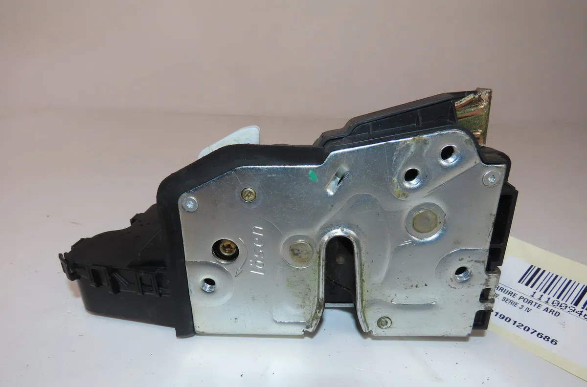 Serrure porte ard Bmw 3 (E46) 330 d (1999-2005) 4 portes occasion