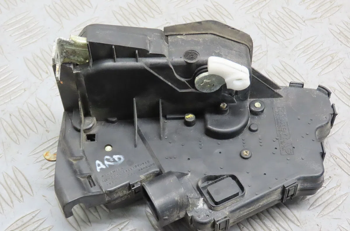 Serrure porte ard Bmw 3 (E46) 330 xd (2000-2003) occasion