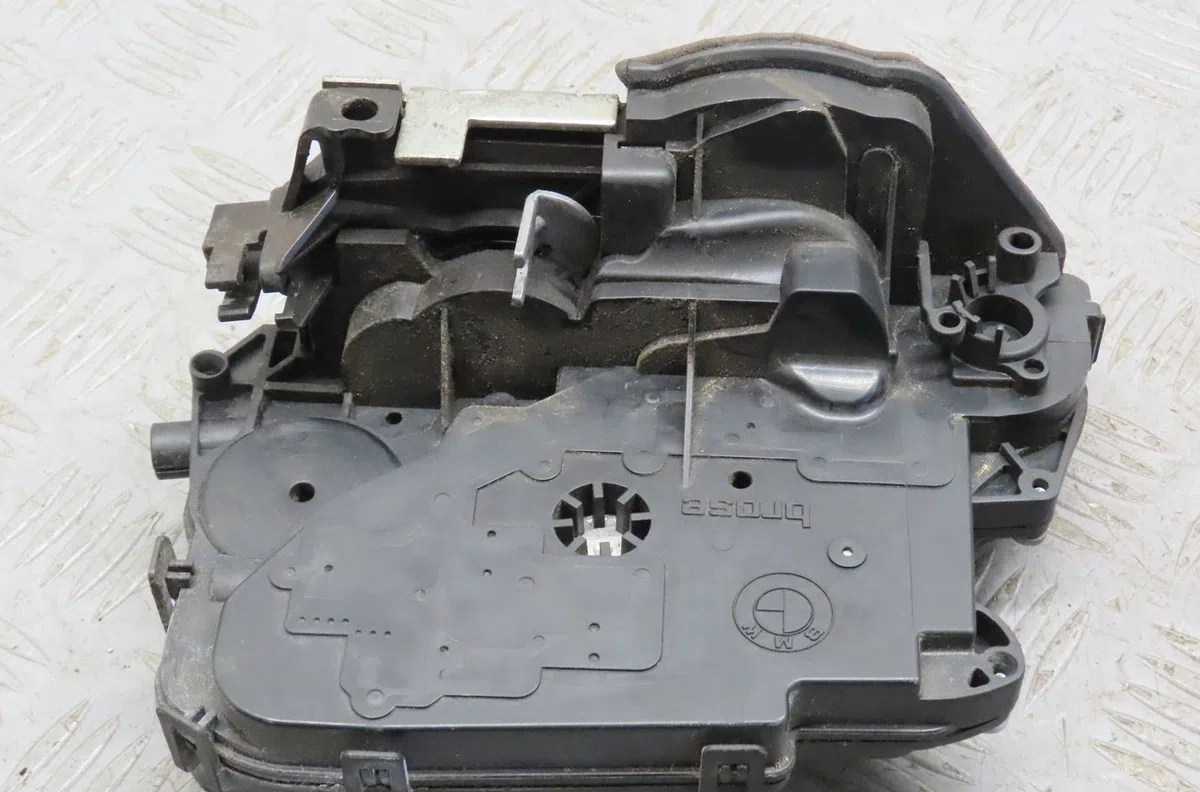 Serrure porte ard Bmw 3 (E90) 320 d (2004-2011) occasion