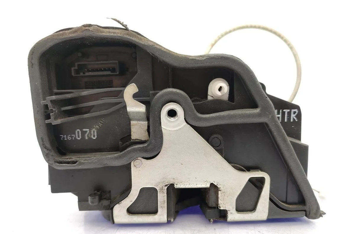 Serrure porte ard BMW SERIE 1 E87 PHASE 1 occasion