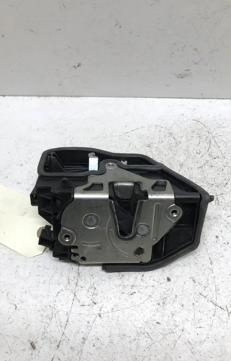Serrure porte ard Bmw X3 (E83) 2.0 d (2004-2007) occasion