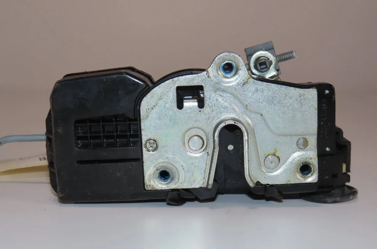 Serrure porte ard Chevrolet CAPTIVA (C100, C140) 2.0 d (2007) occasion