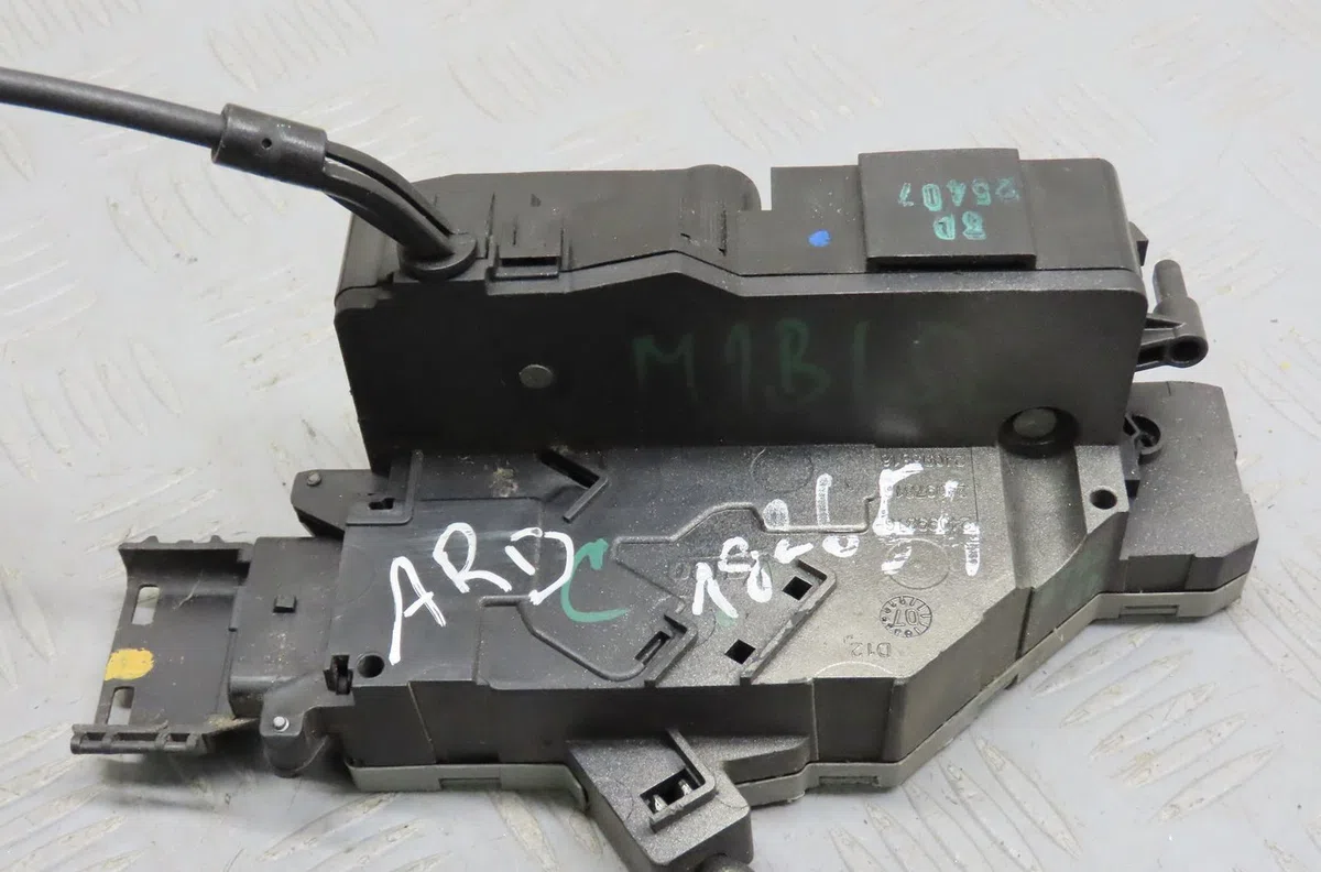 Serrure porte ard Citroen C4 PICASSO I Monospace (UD_) 1.6 hdi (2007-2013) 5 portes occasion