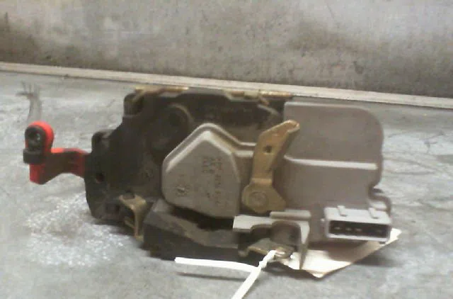 Serrure porte ard Citroën XSARA Break (N2) 2.0 hdi 90 (1999-2005) occasion