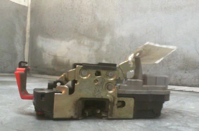 Serrure porte ard Citroën XSARA Break (N2) 2.0 hdi 90 (1999-2005) occasion