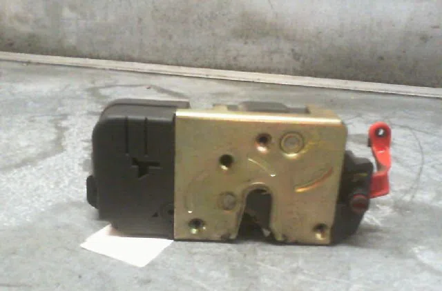 Serrure porte ard Citroën XSARA Break (N2) 2.0 hdi 90 (1999-2005) occasion