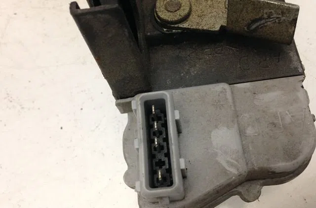 Serrure porte ard Citroen XSARA Break (N2) 2.0 hdi 90 (1999-2005) occasion
