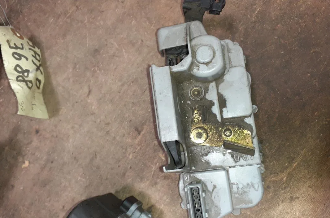 Serrure porte ard Citroen XSARA (N1) 1.9 d (1997-2000) occasion