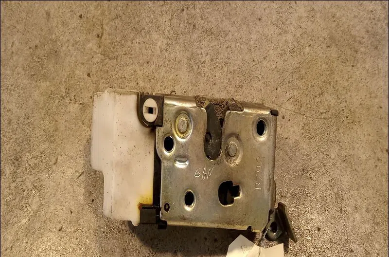 Serrure porte ard Fiat PUNTO (176_) 60 1.2 (176ap, 176ar, 176aq, 176bb) (1993-1999) occasion