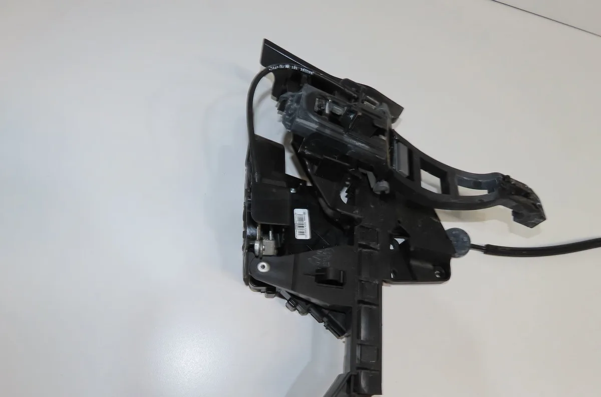 Serrure porte ard Ford C-MAX (DM2) 1.8 tdci (2007-2010) 5 portes occasion