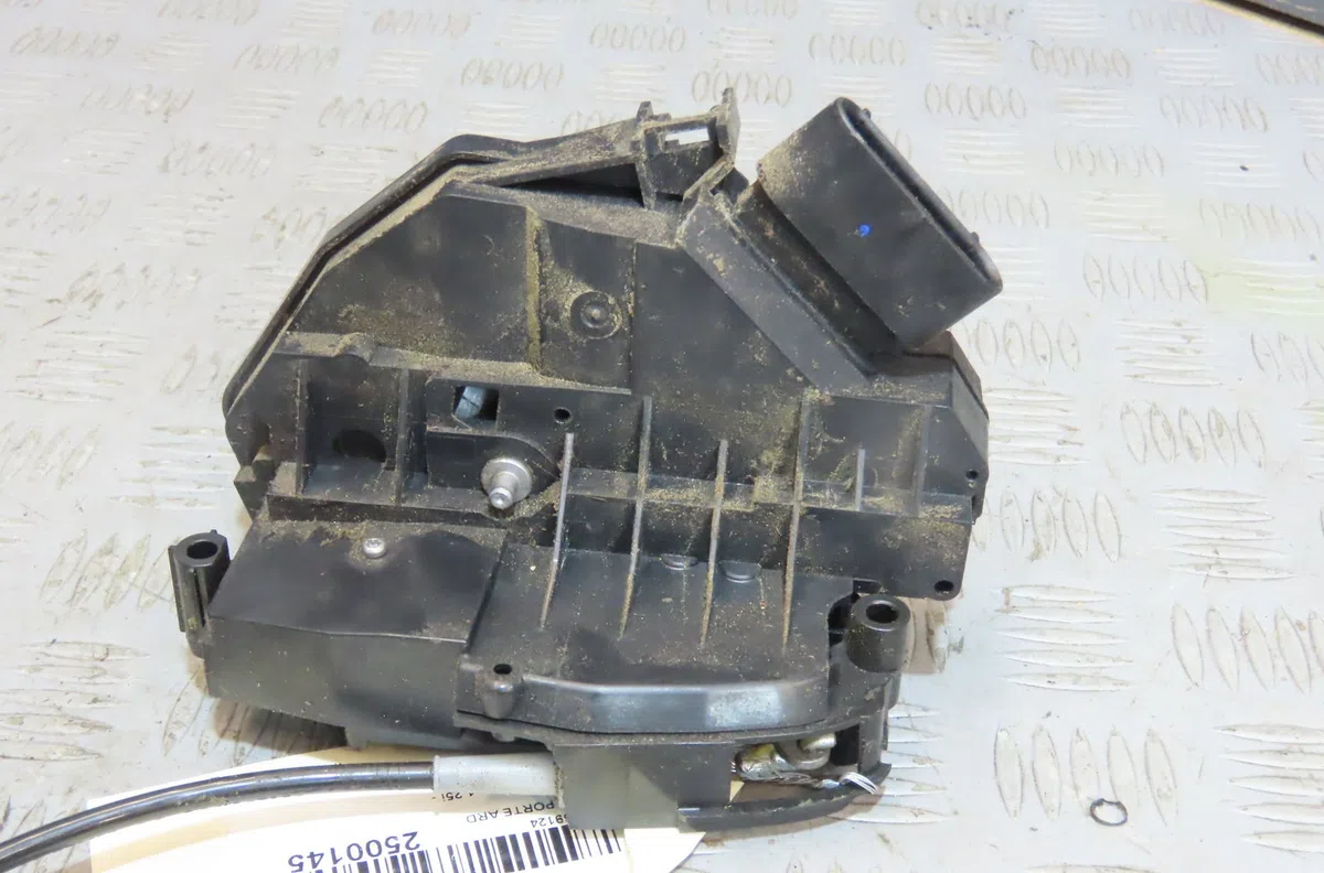 Serrure porte ard FORD FIESTA occasion