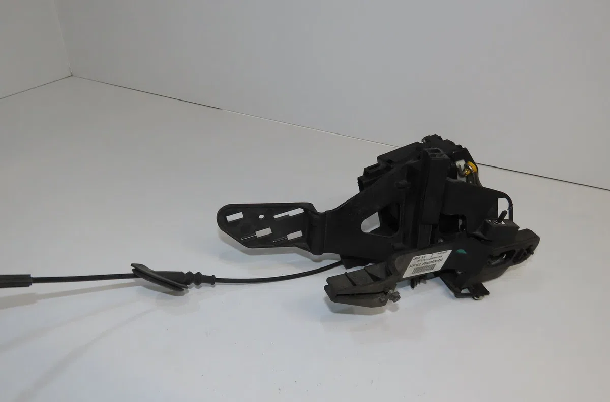 Serrure porte ard FORD FIESTA V 2004 occasion