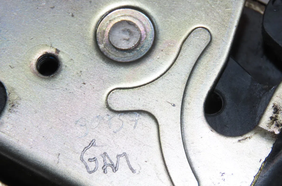 Serrure porte ard FORD FIESTA V 2004 occasion