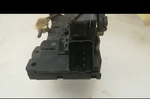 Serrure porte ard Ford FOCUS I Clipper (DNW) 1.8 tdci (2001-2004) occasion