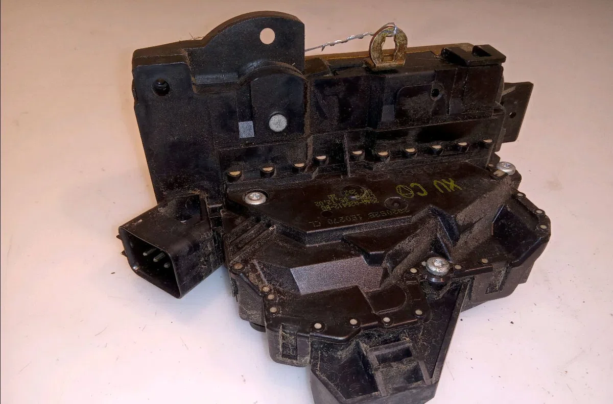 Serrure porte ard Ford FOCUS I Clipper (DNW) 1.8 turbo di - tddi (1999-2004) occasion