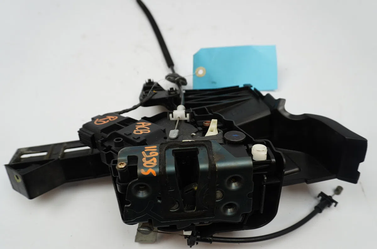 Serrure porte ard Ford FOCUS II (DA_, HCP, DP) 1.8 flexifuel (2006-2012) occasion
