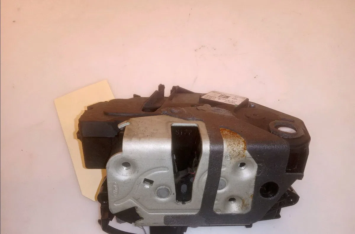 Serrure porte ard Ford FOCUS III 1.0 ecoboost (2012-2017) occasion