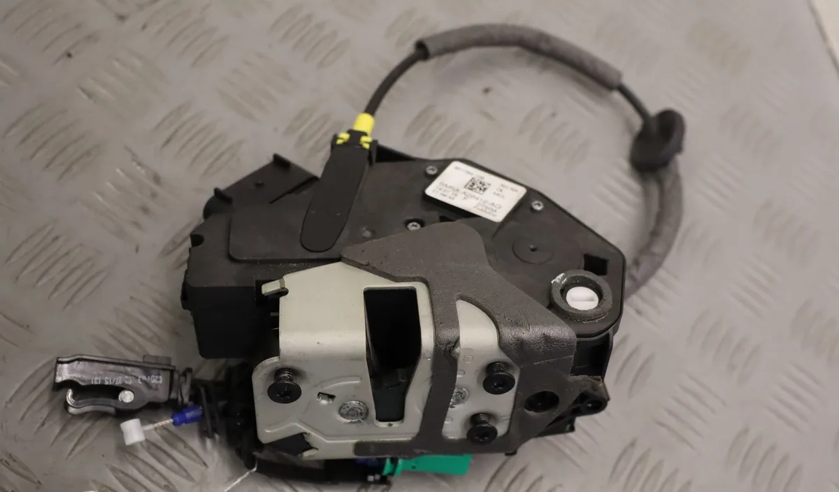 Serrure porte ard Ford KUGA II (DM2) 2.0 tdci (2013-2014) occasion