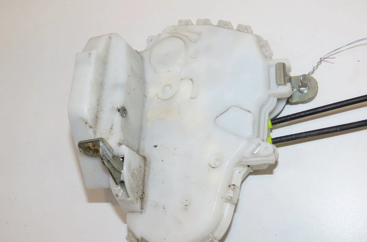 Serrure porte ard Honda CIVIC VIII Hatchback (FN, FK) 2.2 ctdi (fk3) (2005) 5 portes occasion