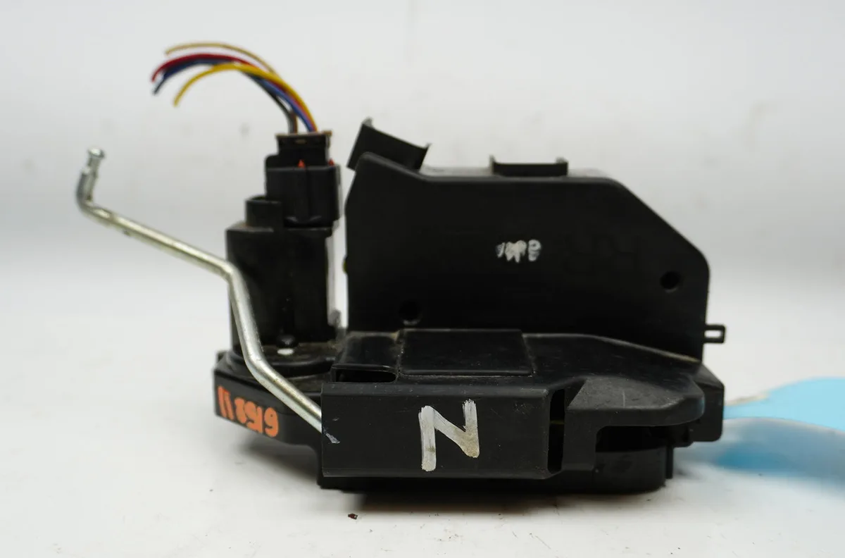 Serrure porte ard Hyundai GETZ (TB) 1.6 (2002-2005) occasion