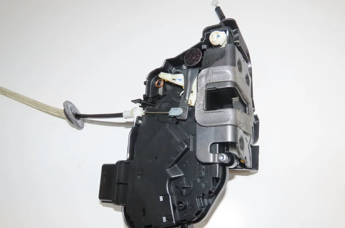Serrure porte ard Land rover RANGE ROVER SPORT I (L320) 2.7 d 4x4 (2005-2013) occasion