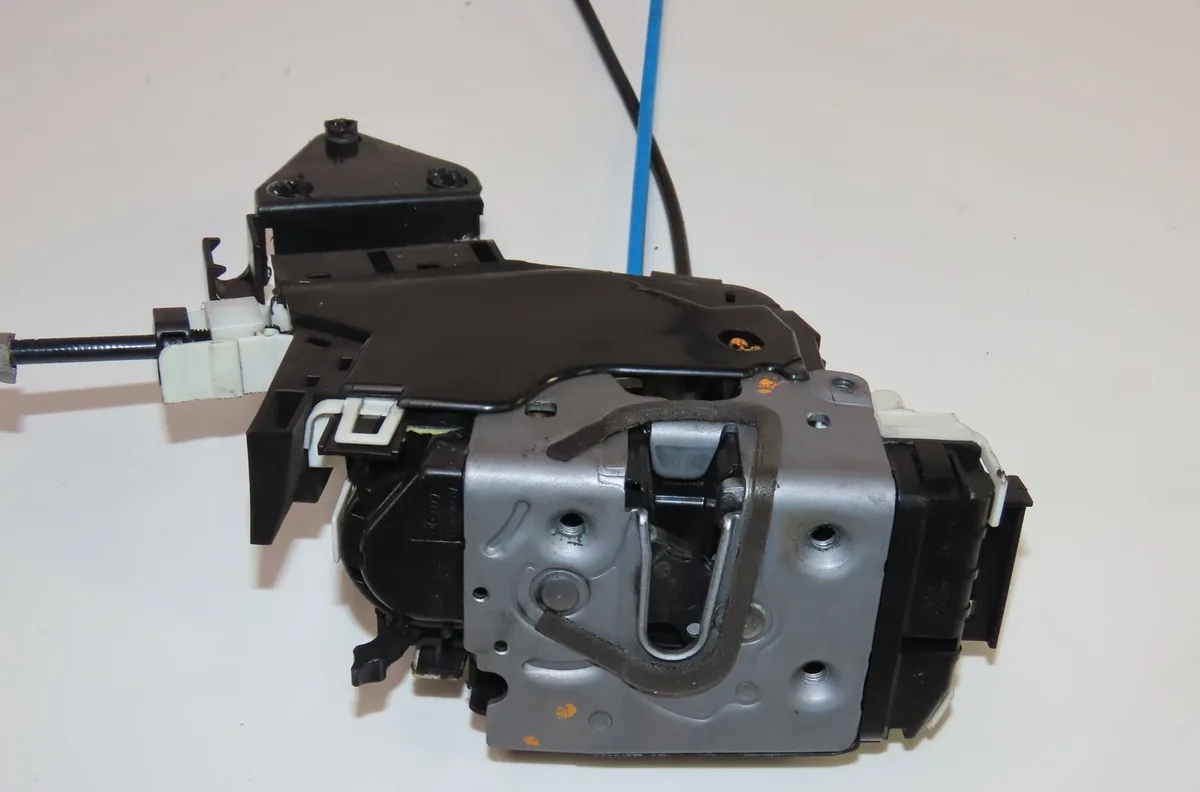 Serrure porte ard Mercedes-benz CLASSE C (W204) C 180 cdi (204.000) (2010-2014) occasion