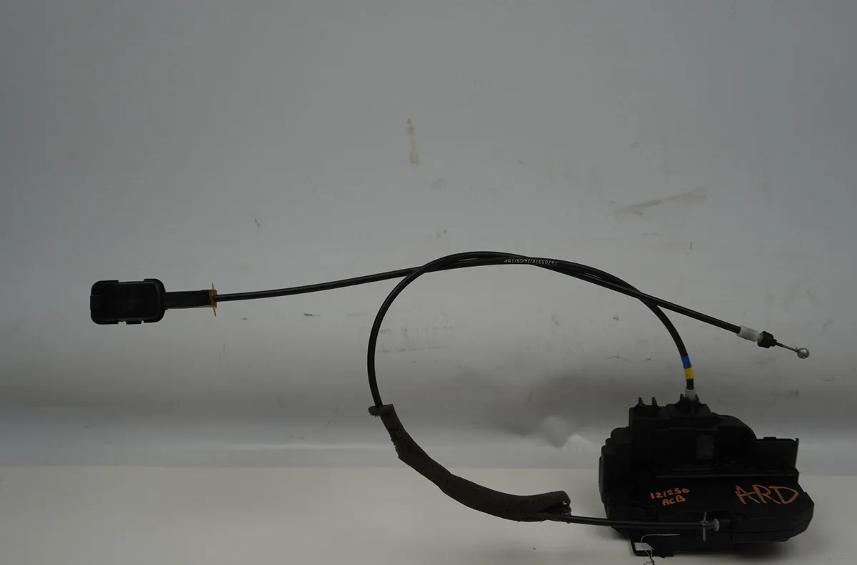 Serrure porte ard Nissan NOTE (E11, NE11) 1.5 dci (2010-2012) occasion