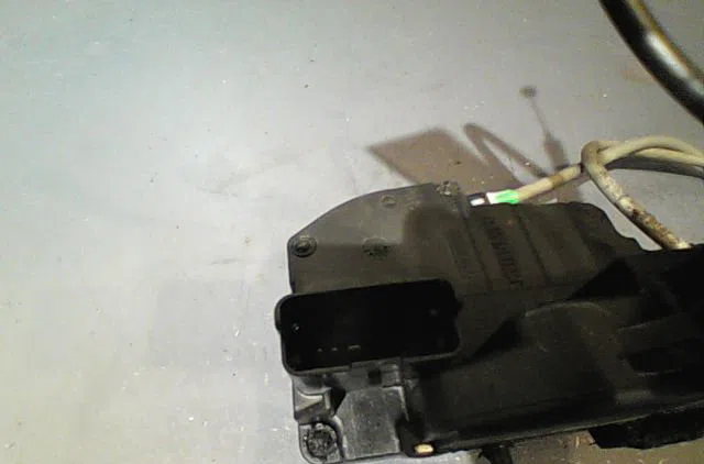 Serrure porte ard Nissan QASHQAI - QASHQAI 2 I (J10, NJ10, JJ10E) 1.5 dci (2010-2013) 5 portes occasion