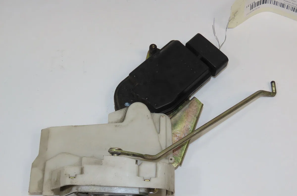 Serrure porte ard Opel AGILA (A) (H00) 1.2 16v (f68) (2000-2007) occasion