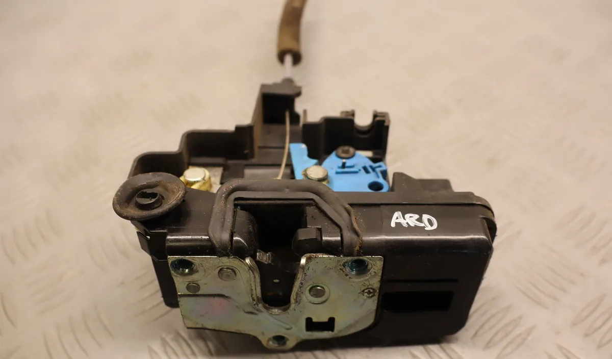 Serrure porte ard Opel ANTARA A (L07) 2.0 cdti 4x4 (2006-2011) occasion