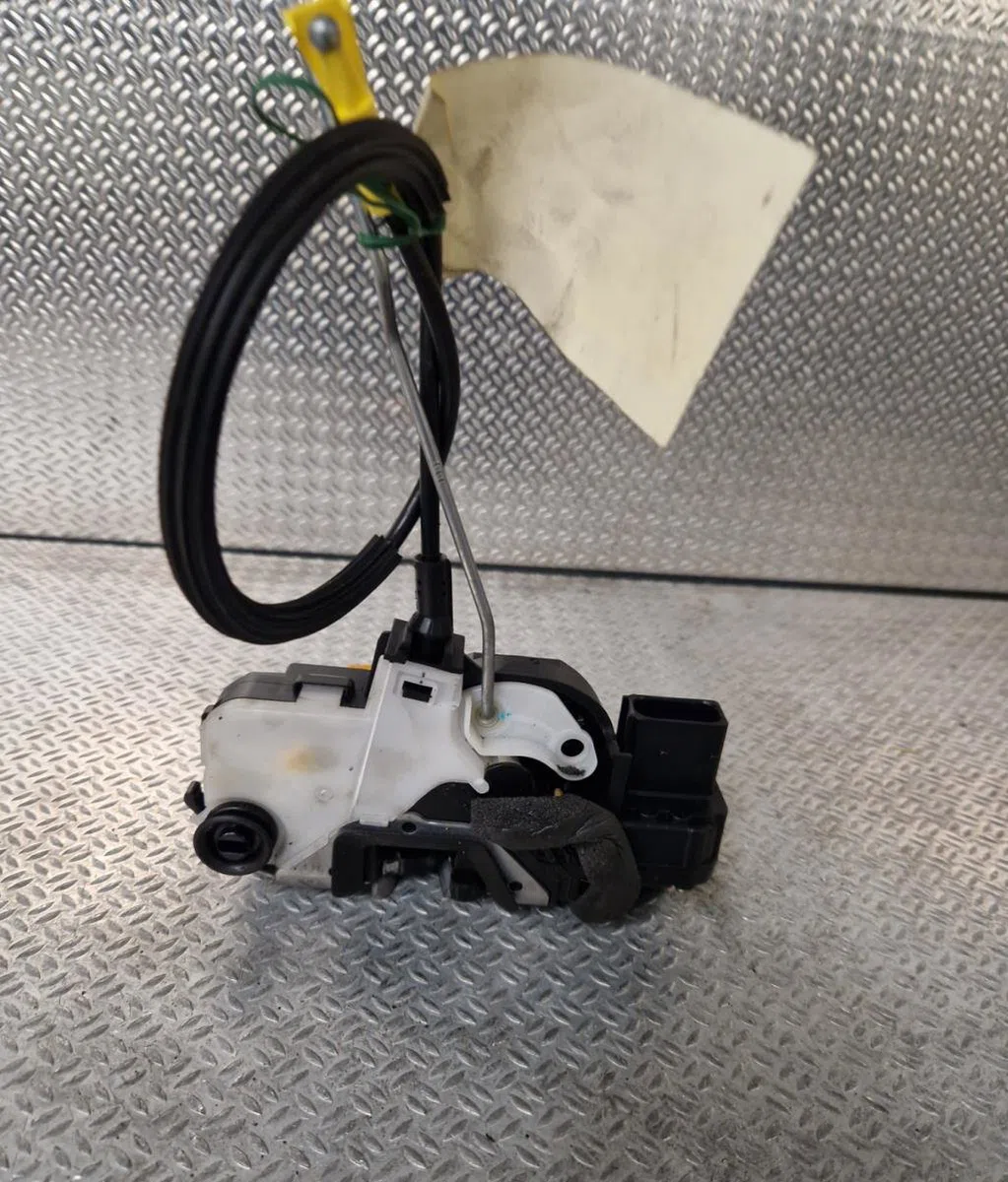 Serrure porte ard OPEL ASTRA J  ASTRA J PHASE 2 occasion