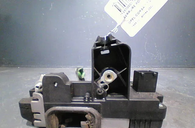 Serrure porte ard Opel CORSA C (X01) 1.7 dti (f08, f68) (2000-2009) 5 portes occasion