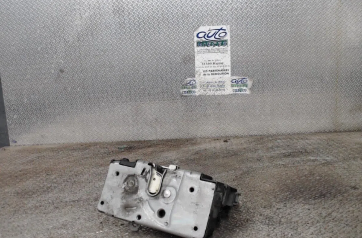 Serrure porte ard OPEL CORSA D  CORSA D PHASE 1 occasion