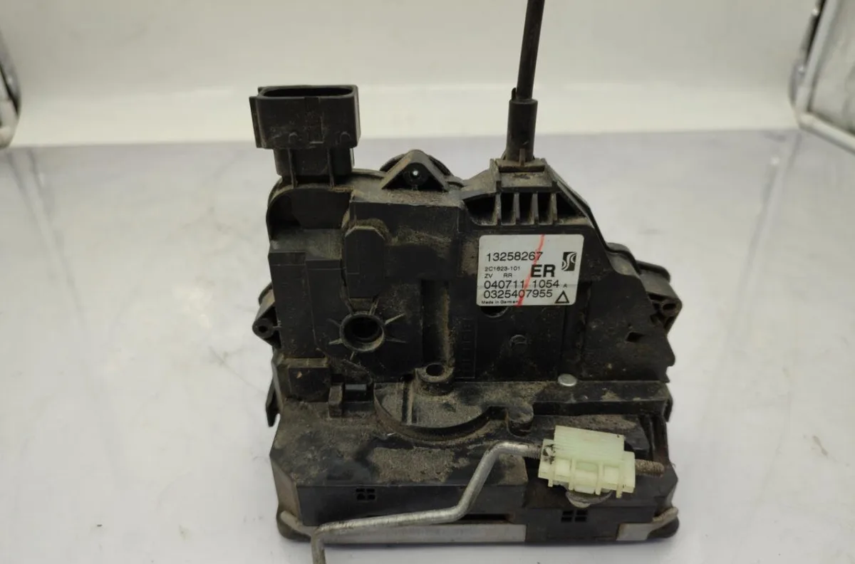 Serrure porte ard OPEL CORSA D PHASE 2 occasion