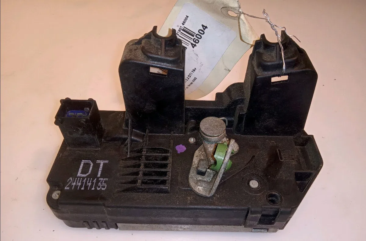 Serrure porte ard Opel ZAFIRA A Monospace (T98) 2.2 dti 16v (f75) (2002-2005) 5 portes occasion