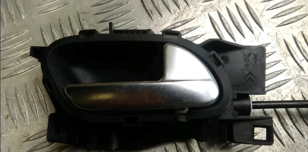 Serrure porte ard Peugeot 2008 I (CU_) 1.6 bluehdi 120 (2014) 5 portes occasion