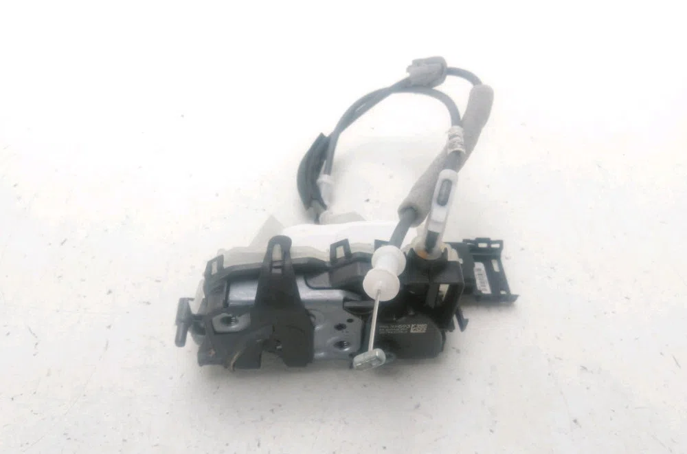 Serrure porte ard Peugeot 2008 II (UD_, US_, UY_, UK_) 1.5 bluehdi 110 (udyhsk) (2021) occasion