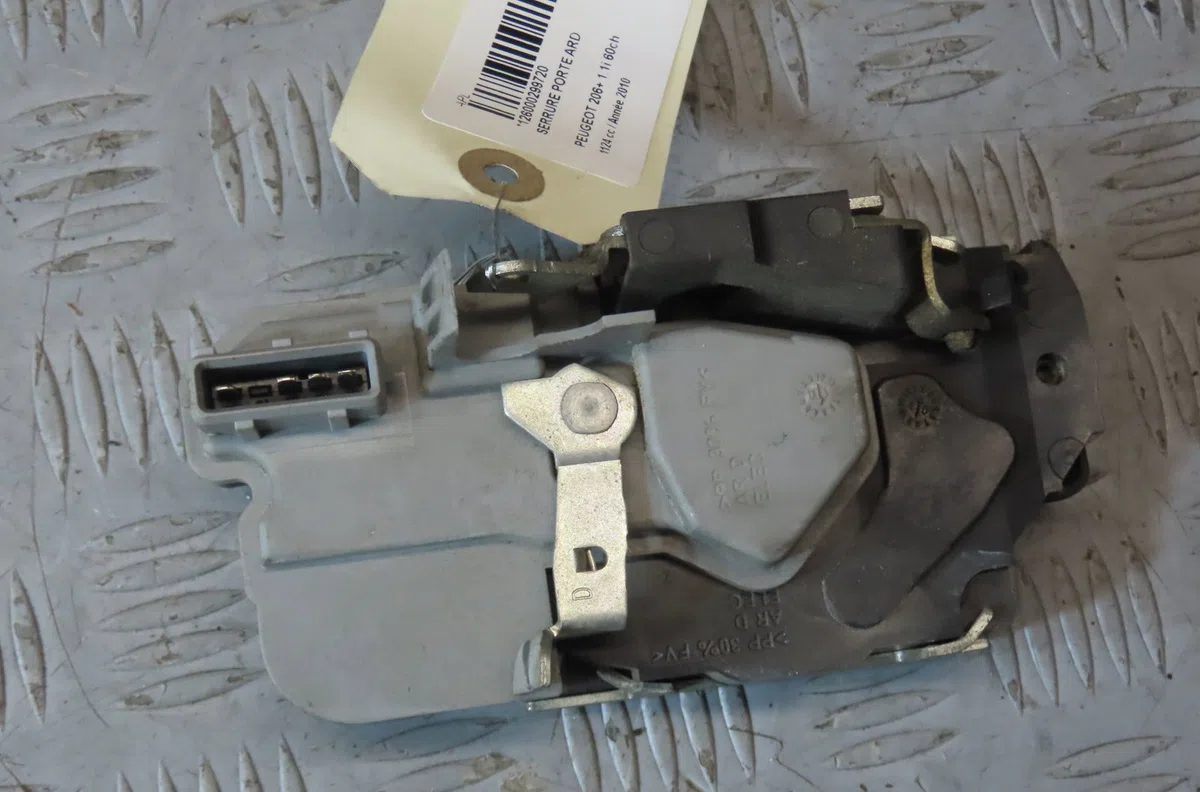 Serrure porte ard PEUGEOT 206+ 2010 occasion