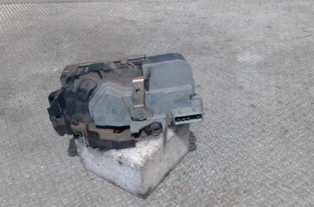 Serrure porte ard PEUGEOT 206  206 PHASE 1 occasion