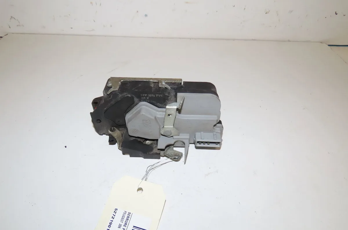 Serrure porte ard Peugeot 206 (2L_, 2M_) 1.4 hdi eco 70 (2009-2013) 5 portes occasion