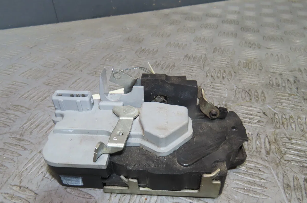 Serrure porte ard PEUGEOT 206 occasion