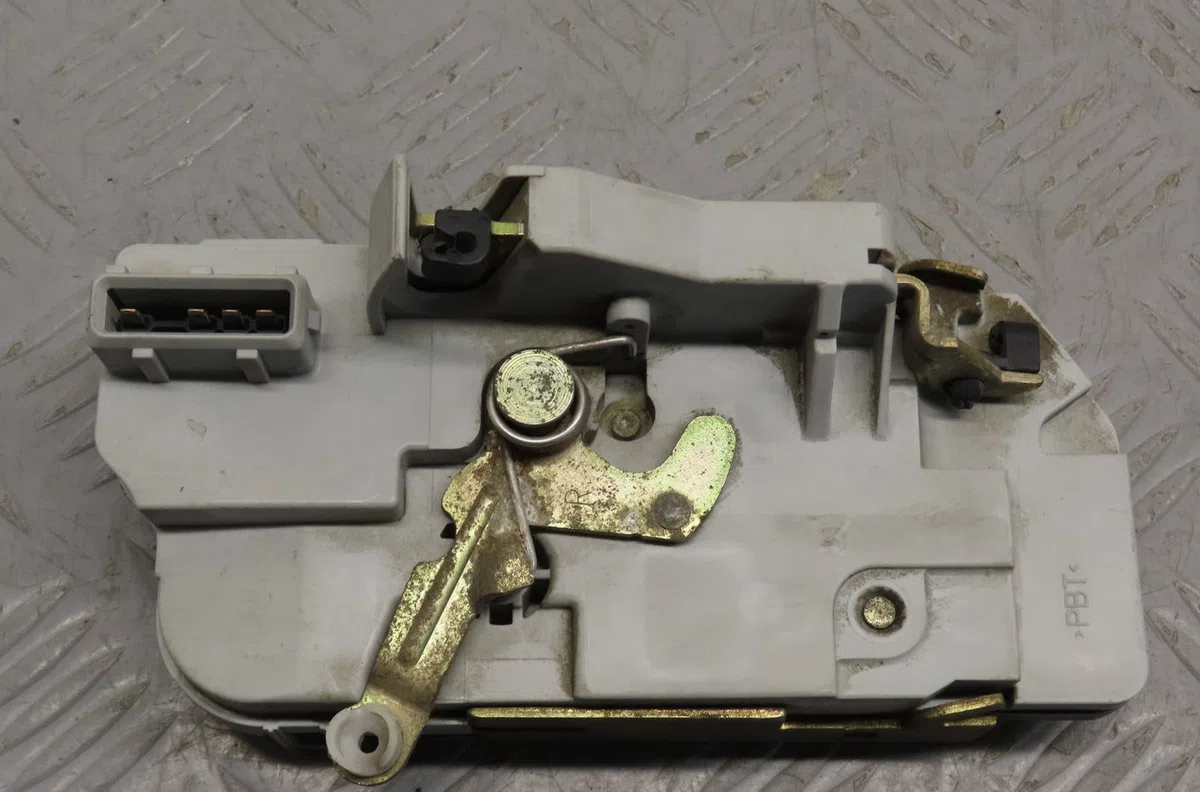 Serrure porte ard Peugeot 206 SW (2E-K) 2.0 hdi (2002-2007) occasion