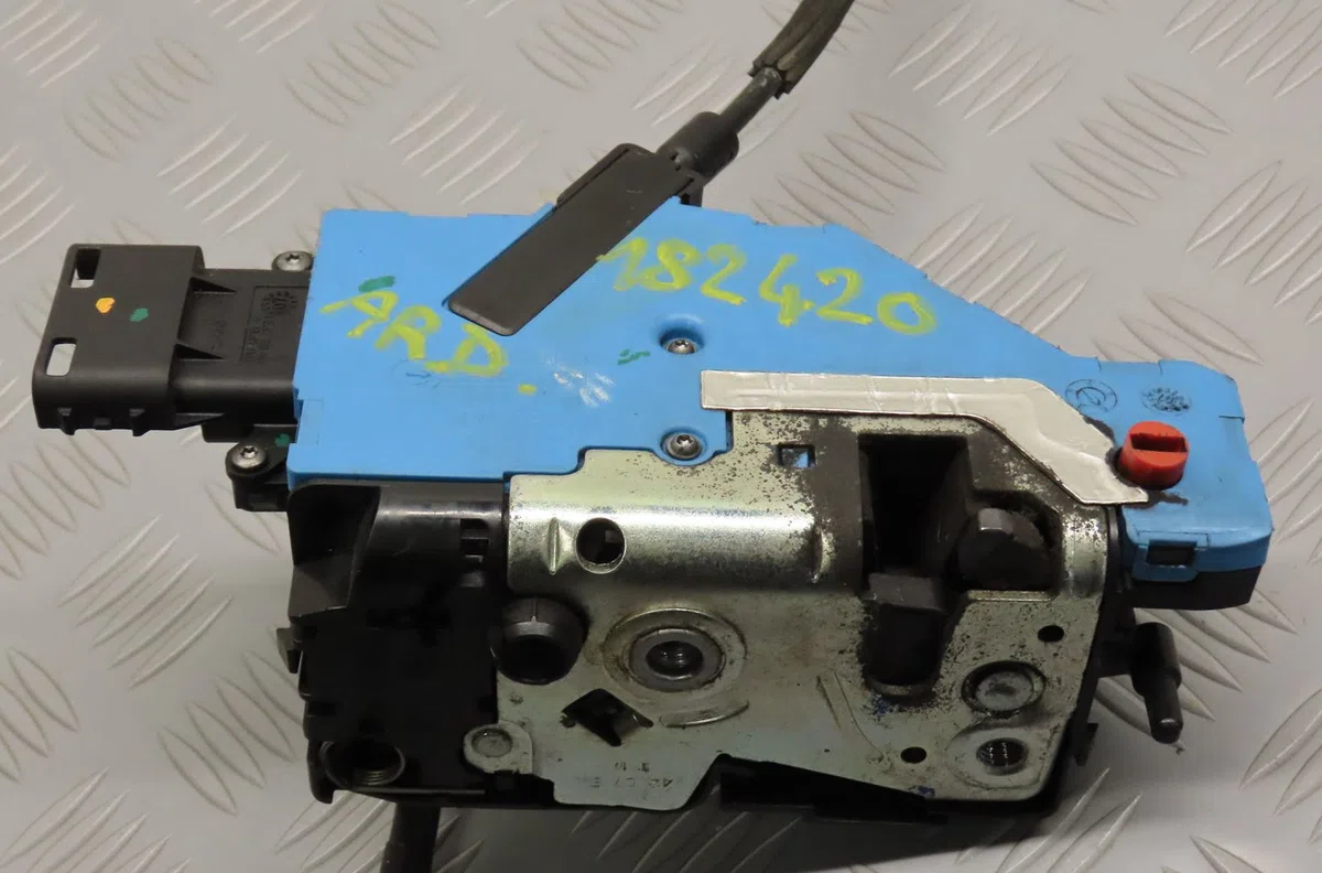 Serrure porte ard Peugeot 207-207 (WA_, WC_) 1.4 (2006-2013) 5 portes occasion