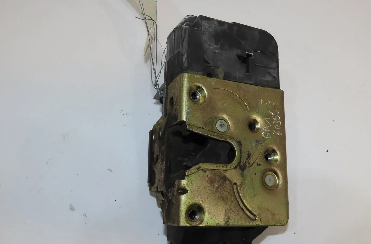 Serrure porte ard Peugeot 306 Break (7E, N3, N5) 1.9 td (1997-2002) occasion
