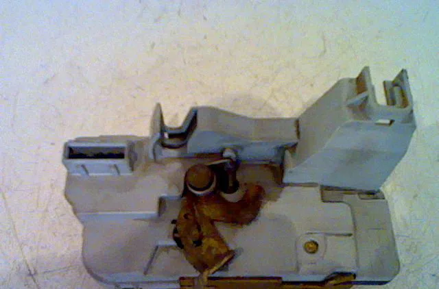 Serrure porte ard PEUGEOT 307 2002 occasion